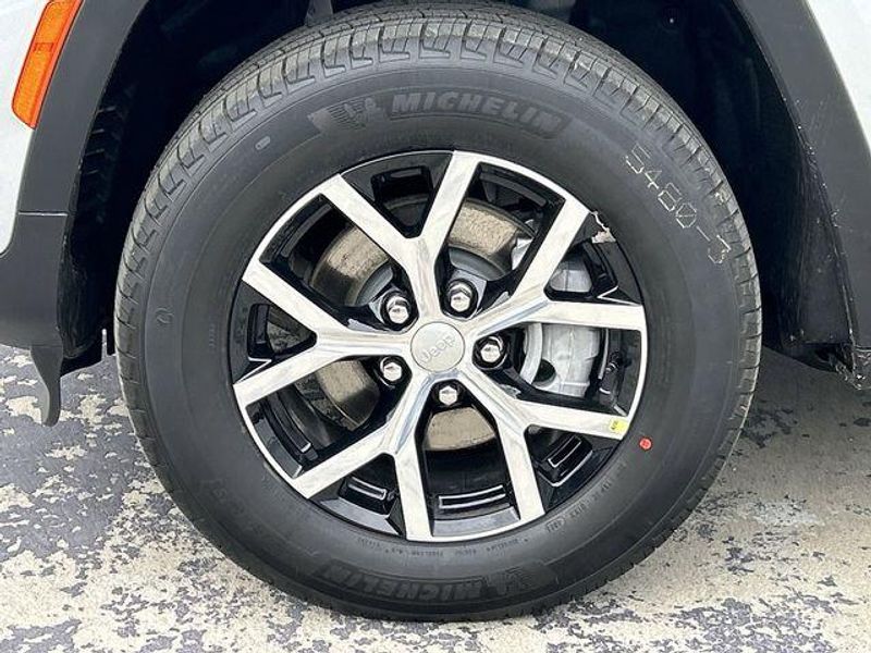 New 2024 Jeep Grand Cherokee Limited 4x4Image 10