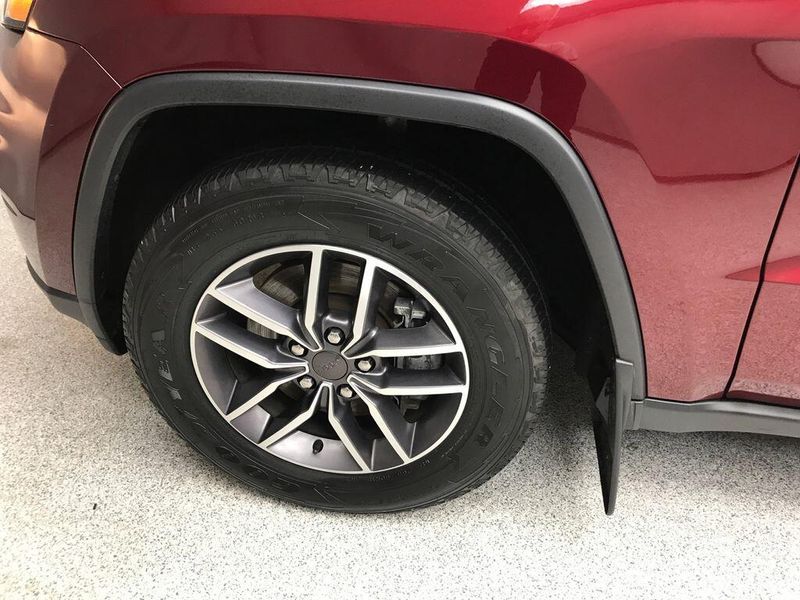 Used 2021 Jeep Grand Cherokee LimitedImage 2