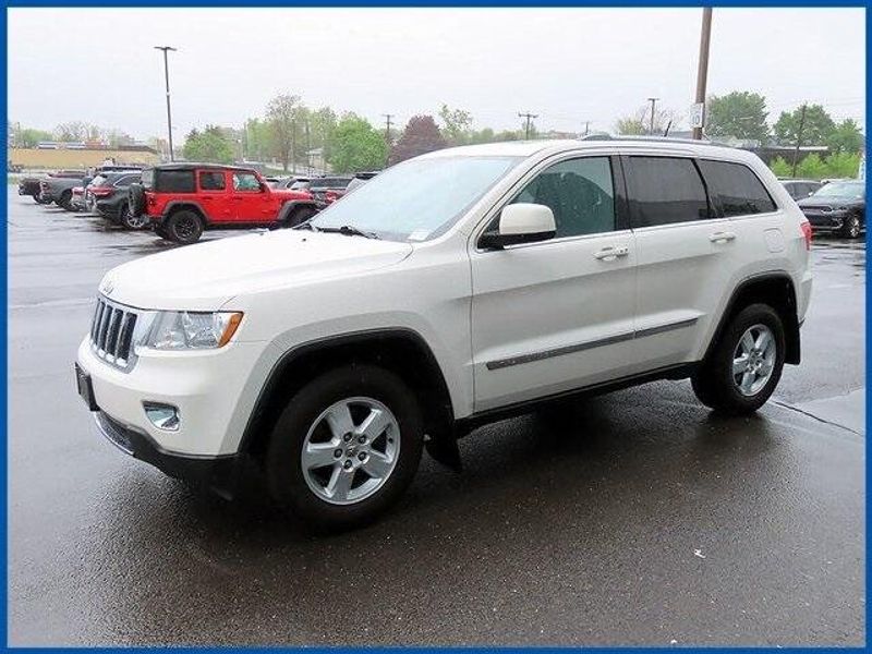 2012 Jeep Grand Cherokee LaredoImage 1