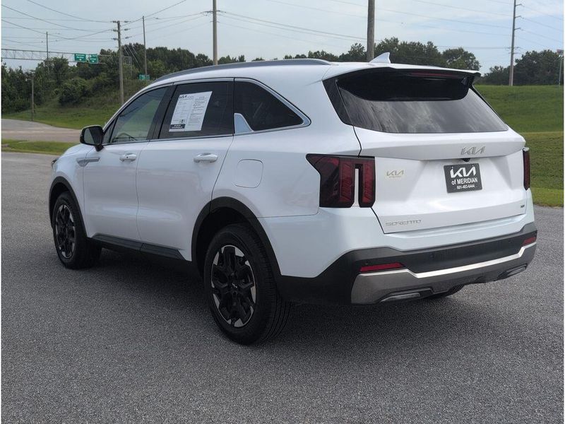 Used 2024 Kia Sorento SImage 3