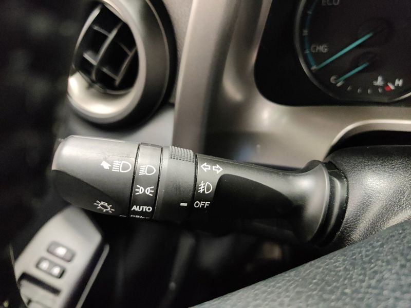2018 Toyota RAV4 Hybrid XLE w/Navigation AWDImage 28