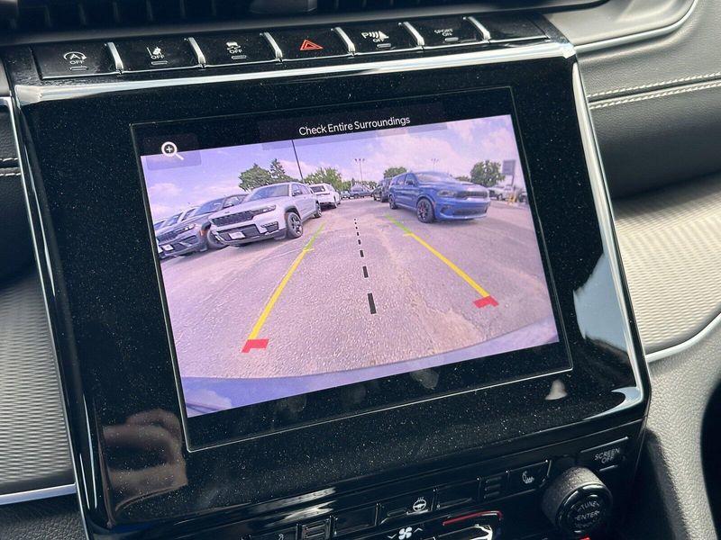 2024 Jeep Grand Cherokee L Altitude XImage 30