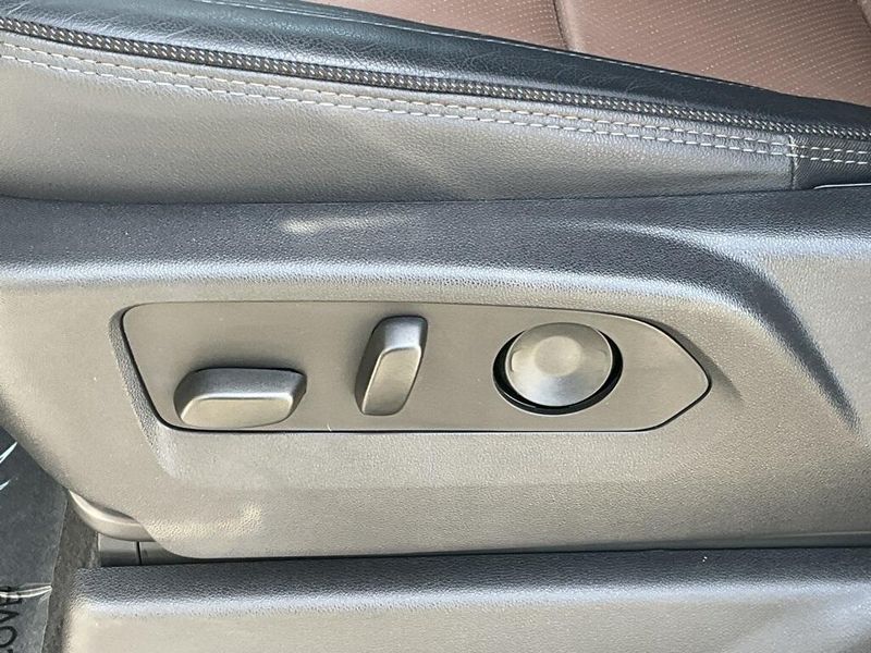 2023 Chevrolet Silverado 1500 High CountryImage 22