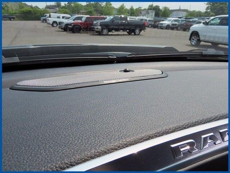 2025 RAM 1500 LaramieImage 18