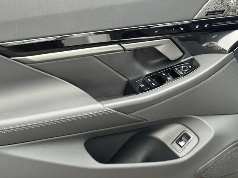 Used 2026 BMW 5 Series 530i xDriveImage 18