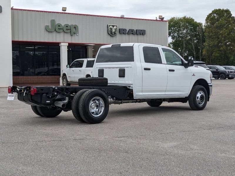 2024 RAM 3500 Tradesman Crew Cab Chassis 4x4 60