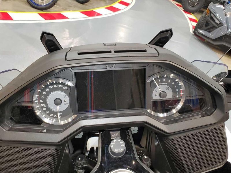 Used 2024 Honda GOLDWING TOUR Image 11