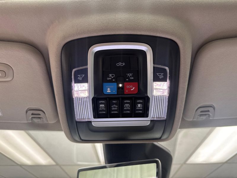 2025 RAM 1500 Tungsten Crew Cab 4x4 5