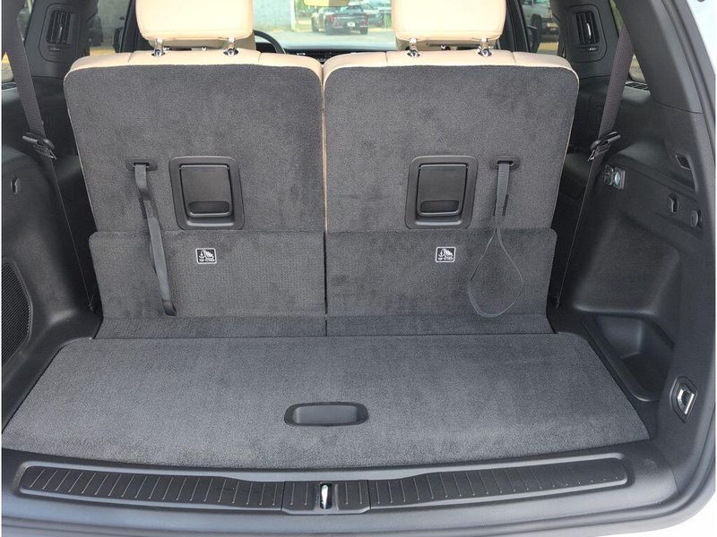 New 2026 Jeep Grand Cherokee L Limited 4x4Image 36