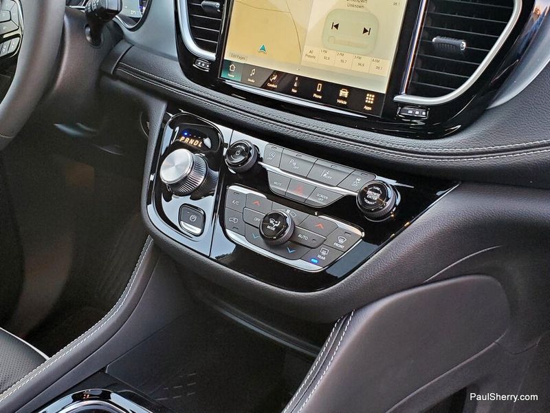 New 2026 Chrysler Pacifica Limited