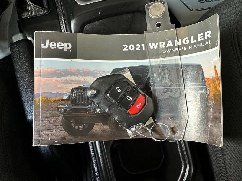 2021 Jeep Wrangler Unlimited SaharaImage 7