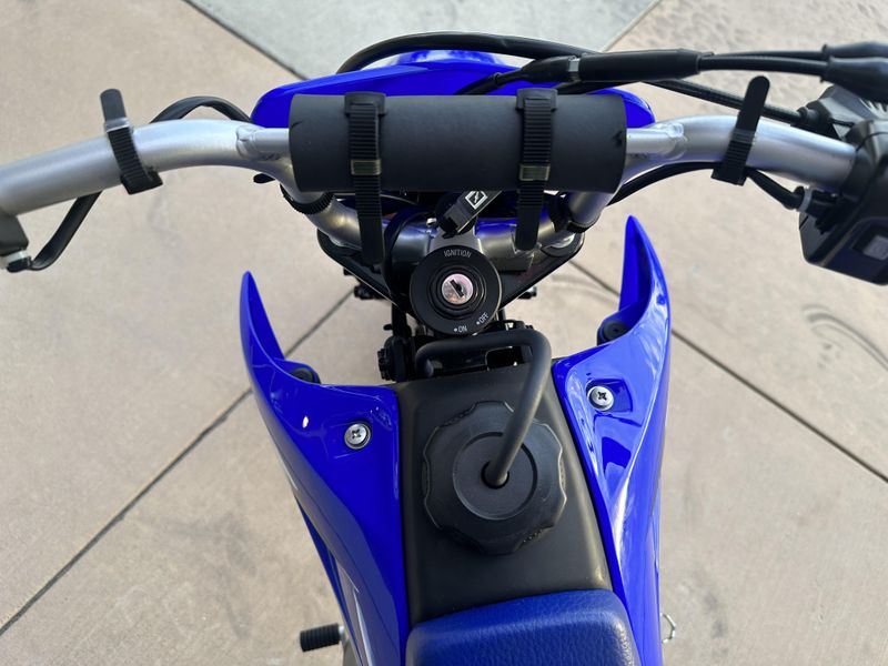 2025 Yamaha TT-R50E Image 12