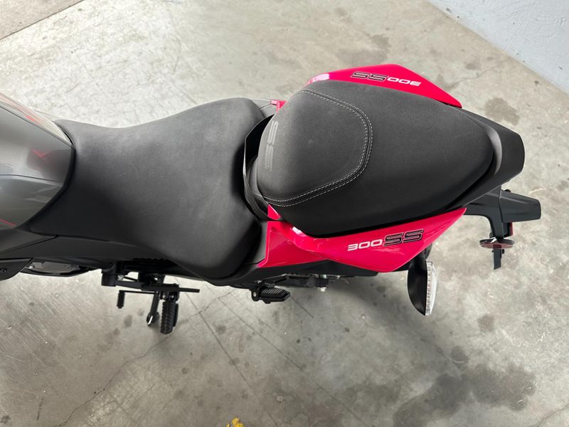 New 2025 CFMOTO 300SS Image 15