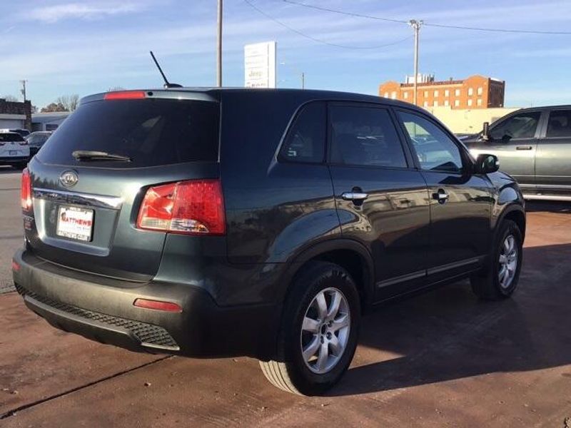 2011 Kia Sorento LXImage 16