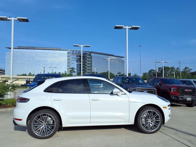 2021 Porsche Macan TurboImage 15