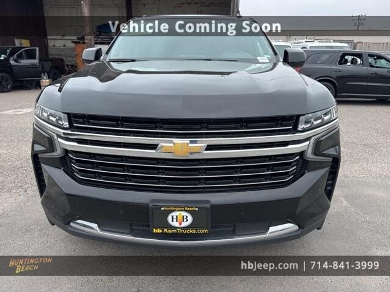 2023 Chevrolet Suburban LTImage 2
