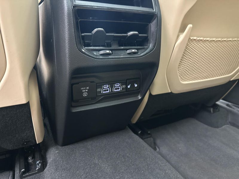 Used 2024 Jeep Grand Cherokee LimitedImage 17