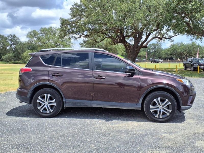 2018 Toyota RAV4 LE photo 2