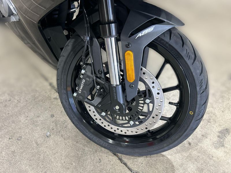 Used 2025 CFMOTO 300SS Image 20