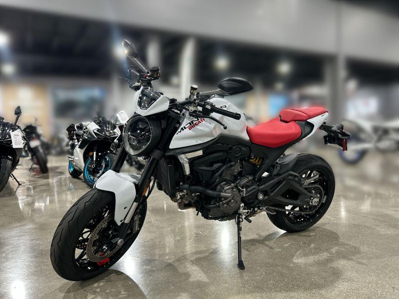 NEW 2024 Ducati MONSTER PLUS - DEMO Image 10