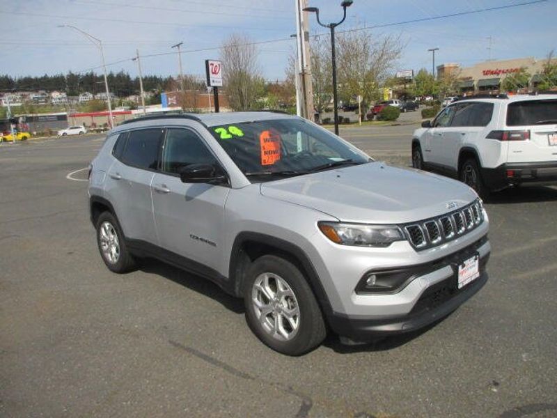 Used 2024 Jeep Compass LatitudeImage 5