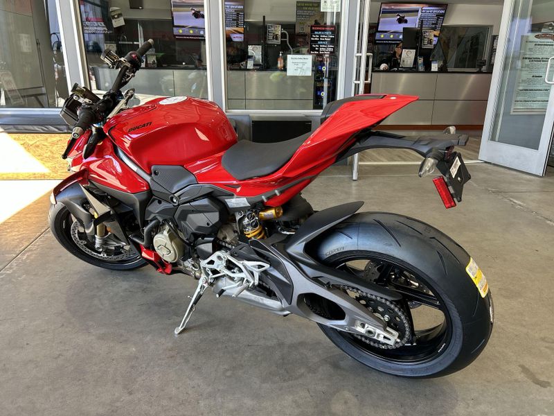 New 2026 Ducati STREETFIGHTER V4 S Image 13