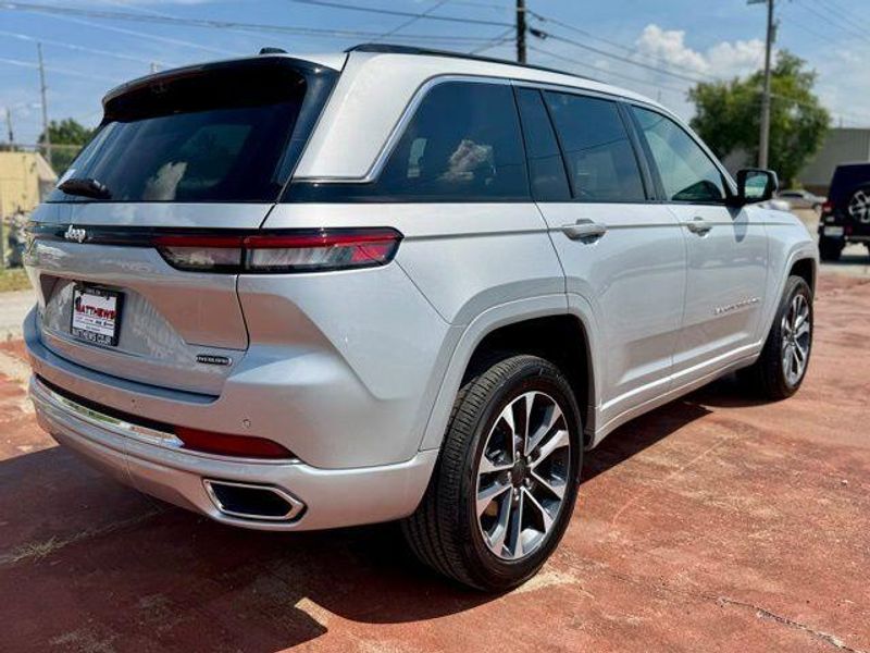 New 2025 Jeep Grand Cherokee Overland 4x4Image 5