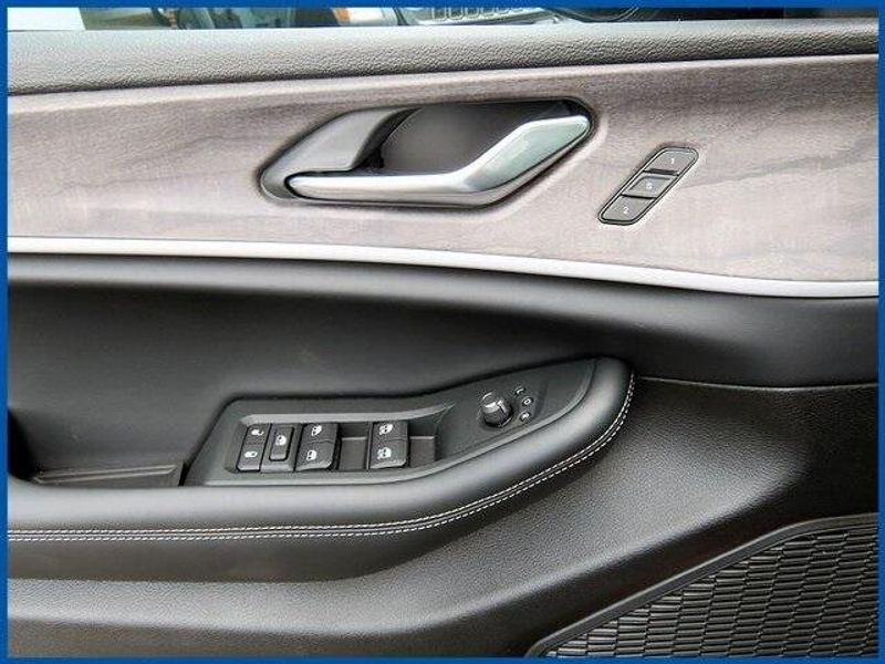 New 2025 Jeep Grand Cherokee LimitedImage 13