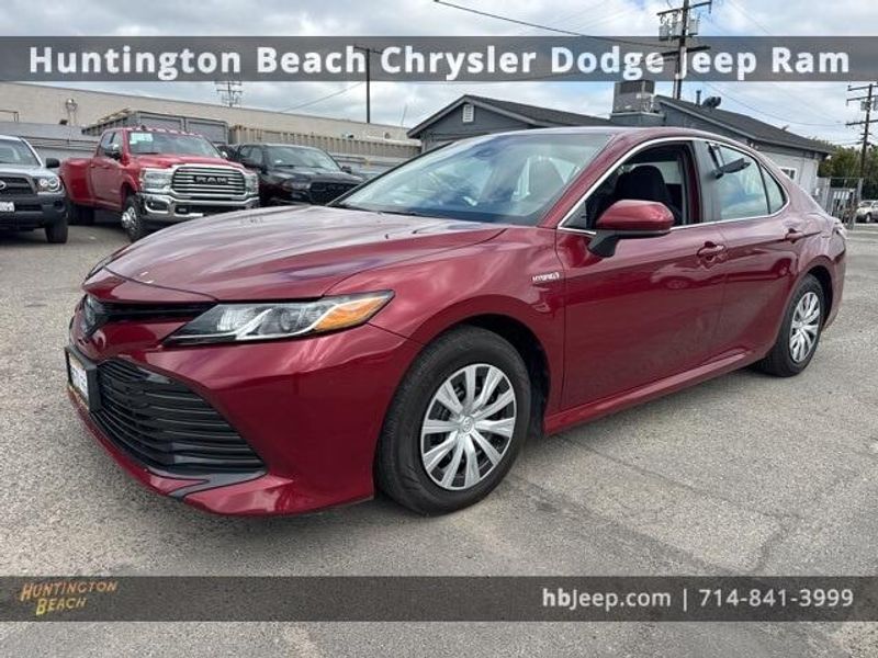 2019 Toyota Camry Hybrid LEImage 1