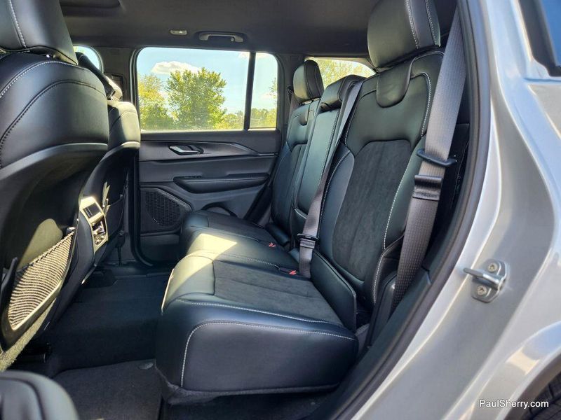 New 2025 Jeep Grand Cherokee Altitude X 4x4