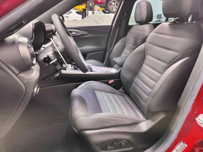 New 2024 Alfa Romeo Tonale Veloce EawdImage 18