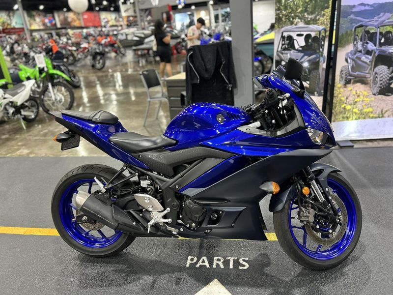 Used 2023 Yamaha YZF-R3 ABS Image 2