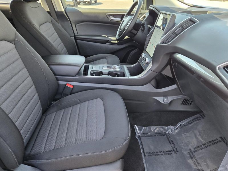 Used 2023 Ford Edge SE AWD