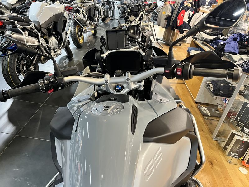 2024 BMW R 1250 GS Adventure in a ICE GREY exterior color. Cross Country Cycle 201-288-0900 crosscountrycycle.net 