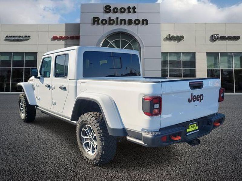 New 2026 Jeep Gladiator Mojave 4x4