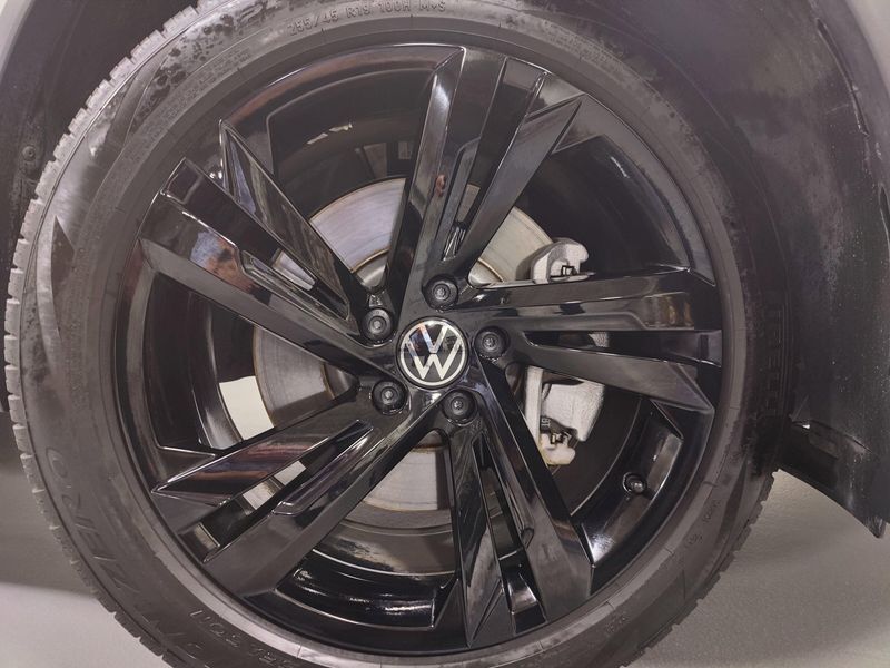 Used 2024 Volkswagen Tiguan SE R-Line Black AWD w/SunroofImage 9