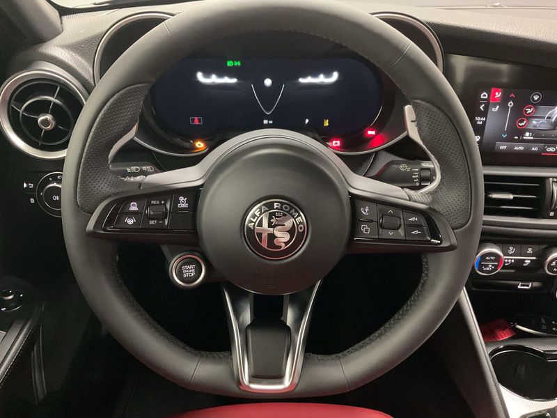New 2026 Alfa Romeo Giulia AwdImage 15