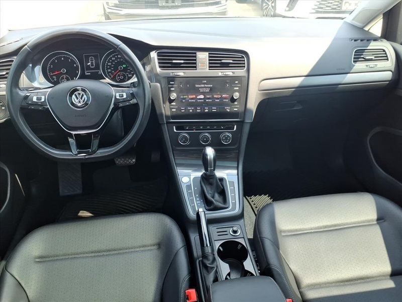 Used 2018 Volkswagen Golf TSI SE 4-DoorImage 4