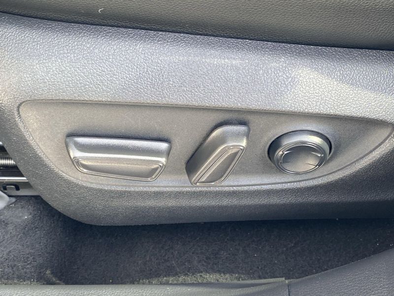 2022 Toyota Highlander XLEImage 19