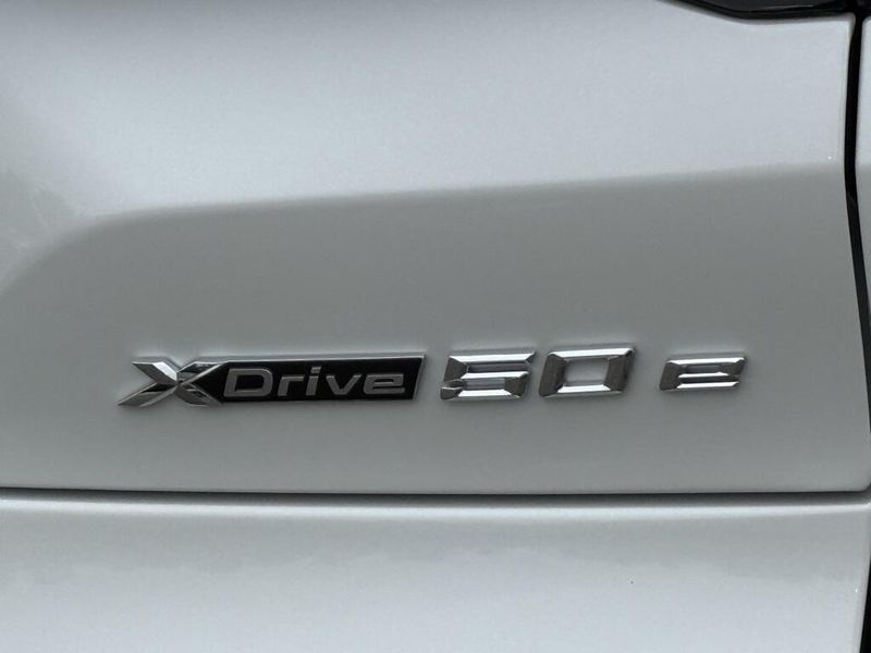 2026 BMW X5 xDrive50eImage 14