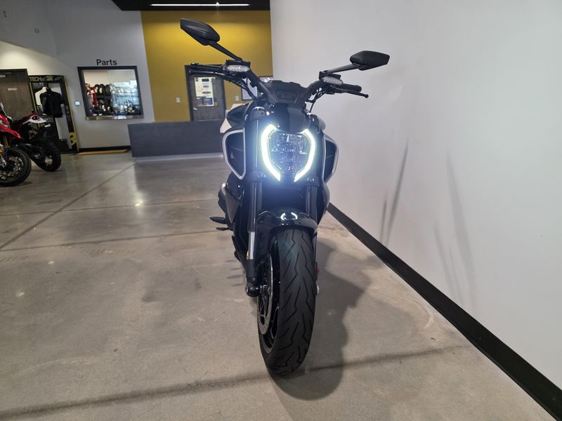 2025 Ducati Diavel V4