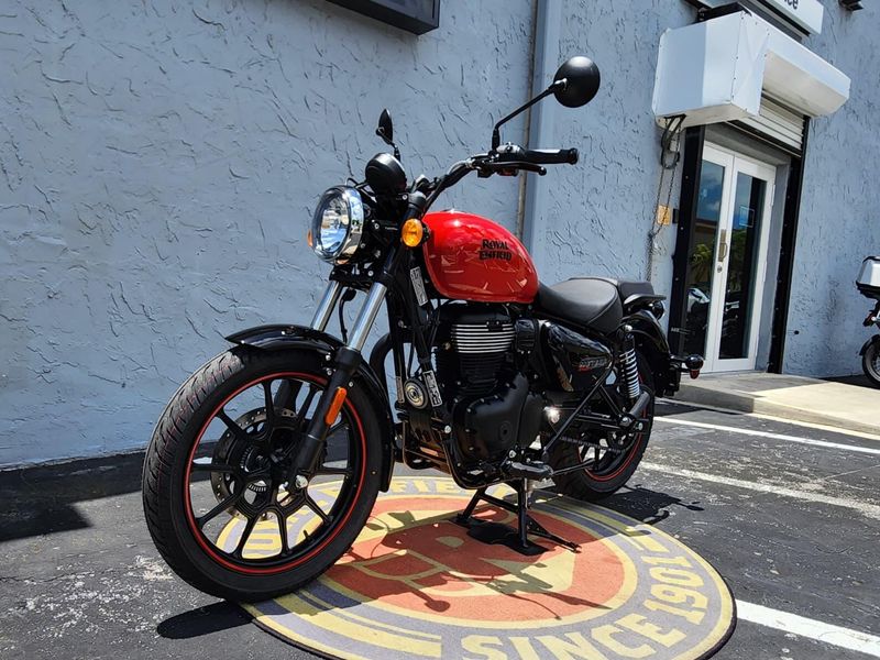 New 2024 Royal Enfield METEOR 350 Image 3