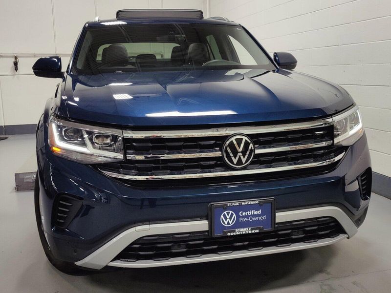 2023 Volkswagen Atlas Cross Sport V6 SE w/Technology/SunroofImage 2