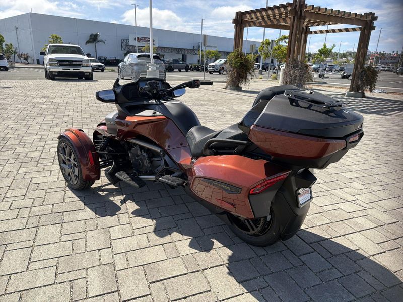 New 2026 Can-Am SPYDER F3 LIMITED SPECIAL SERIES (SE6) Image 15