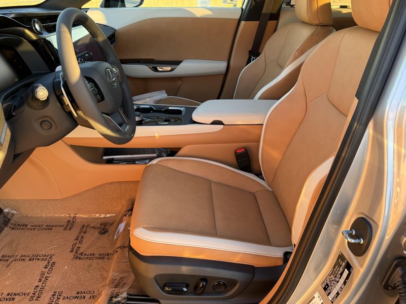 New 2026 Lexus RZ 350eImage 17