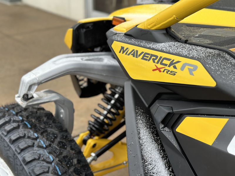 2024 Can-Am Maverick R X rs 999T DCTImage 10