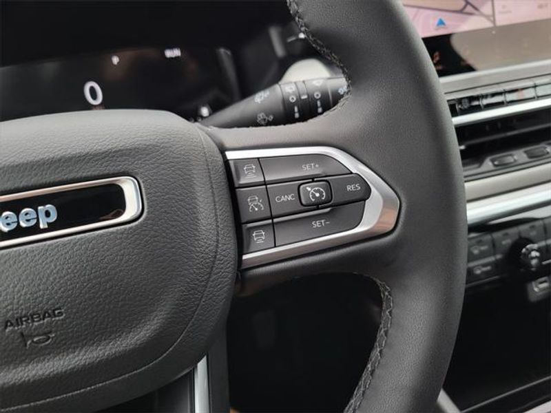 2025 Jeep Compass Limited 4x4Image 16