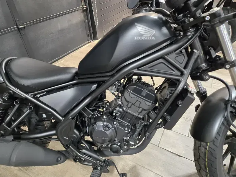 2025 Honda REBEL 300 MATTE BLACK METALLIC Image 8