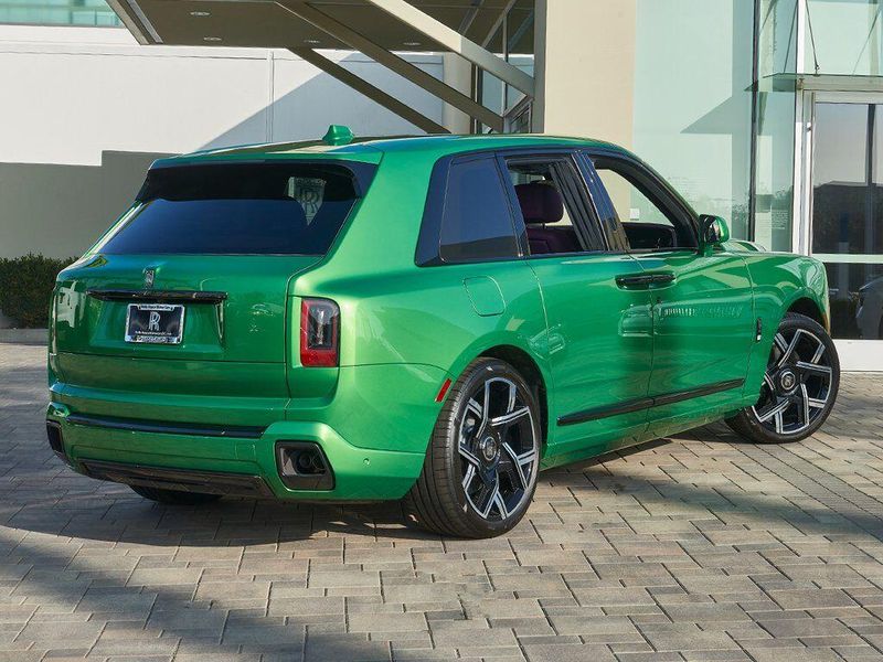 New 2026 Rolls-Royce Cullinan Black BadgeImage 2