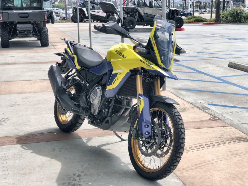 Used 2024 Suzuki V-STROM 800DE CA Image 11
